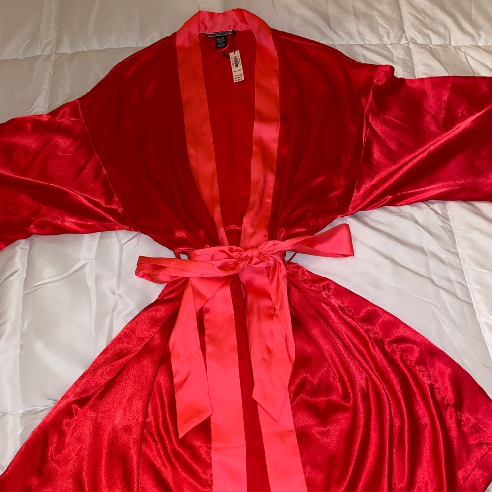 NWT Victoria’s Secret robe